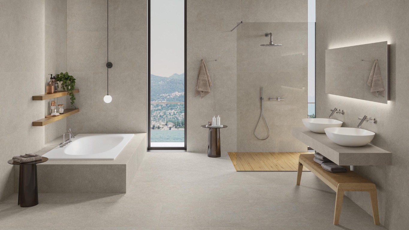 Badkamer met Atlas Concorde Boost Mineral natuursteenlook in Pearl